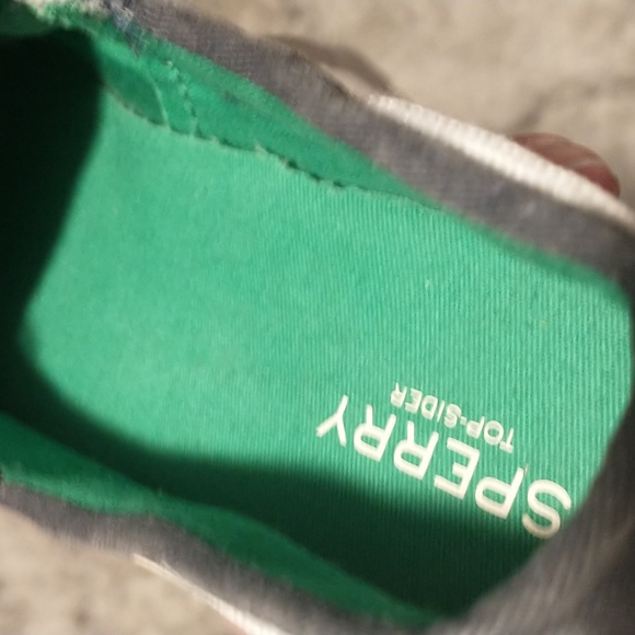 Sperry woman's size 7M/6.5M Top-Sider boat shoe/sneaker*different foot size* - Picture 4 of 11